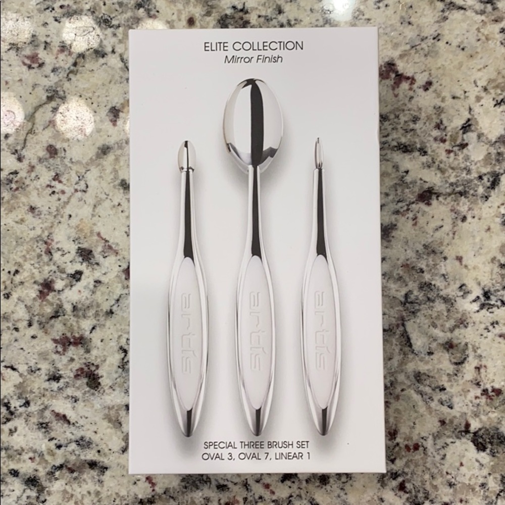 Artis three brush set